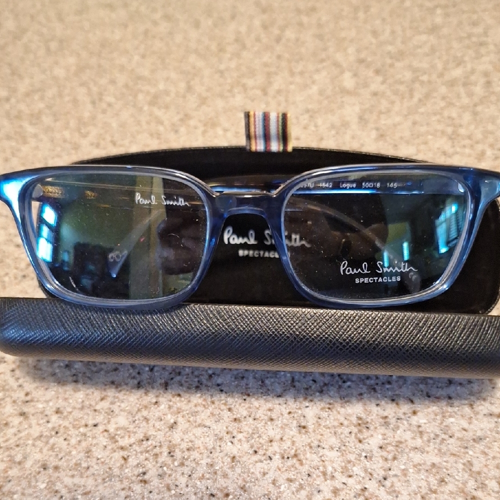 Paul Smith PM8275U EYEGLASS FRAME